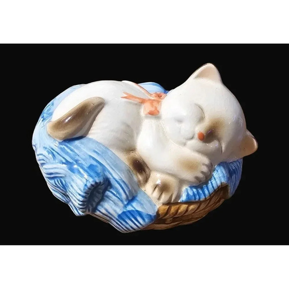 Vtg 1983 AVON Ceramic Potpourri Pomander Sleeping Kitten In Basket Made in Japan - Picture 1 of 13